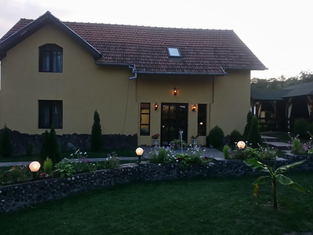 Casa De Vacanta Silvia Vărmaga Eksteriør bilde